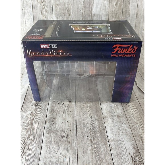 Funko POP! Mini Moments: Marvel's WandaVision Living Room 70's Wanda & Geraldine - Picture 6 of 8